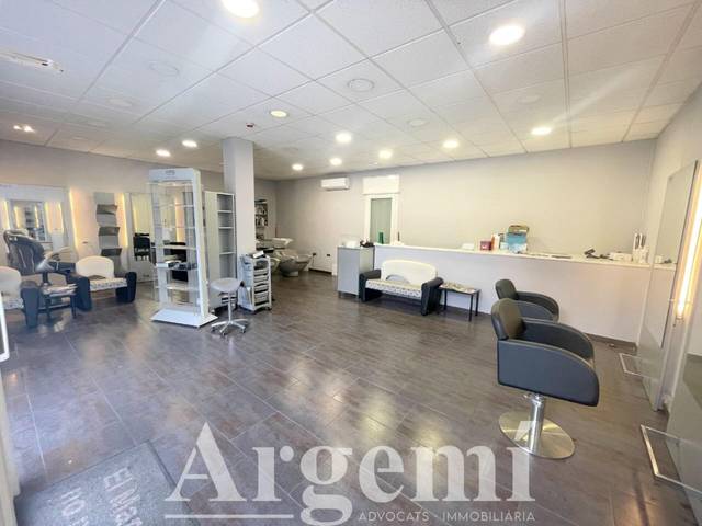 Local comercial en Alquiler en  cami reial, 117 en Palau-solità i Plegamans