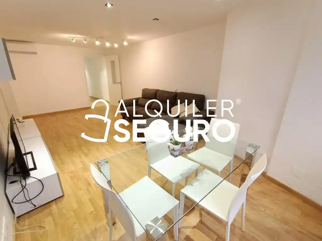 Piso de alquiler en Alfonso El Sabio, Barrio del Centro