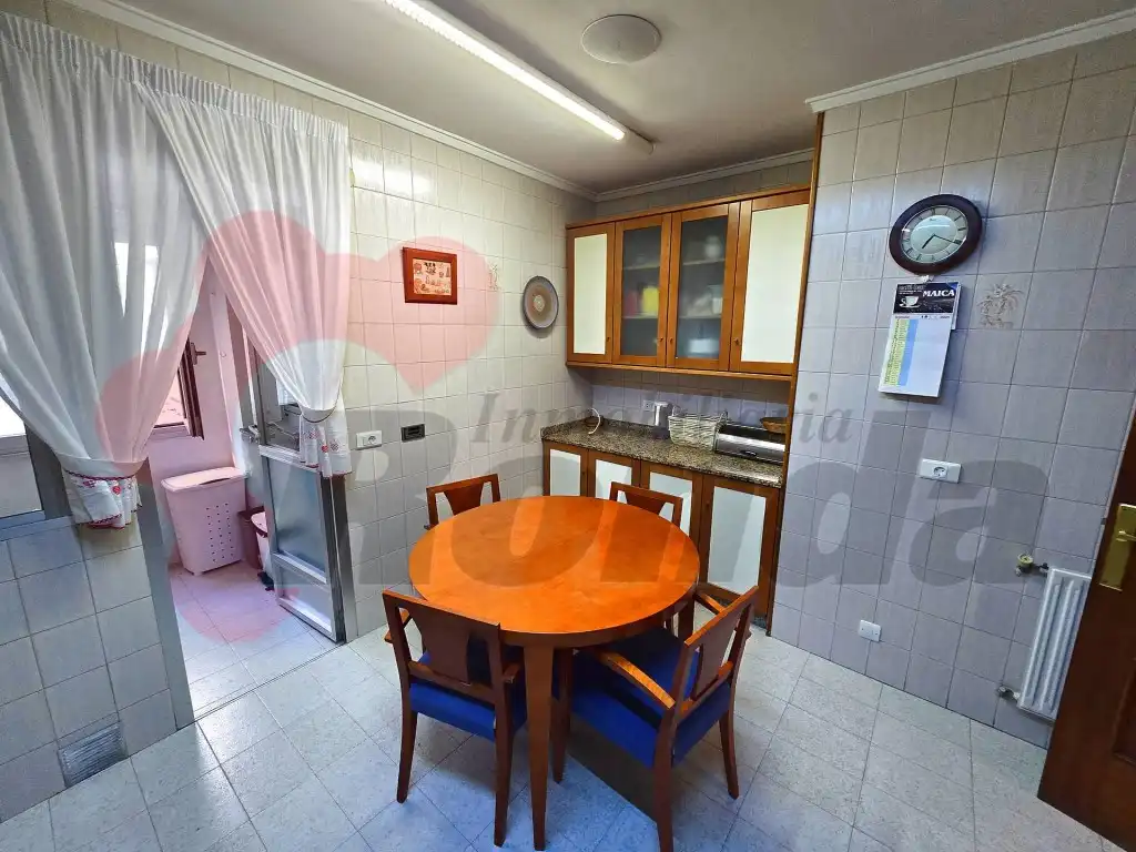 Kitchen of Flat for sale in Lugo  with Furnished