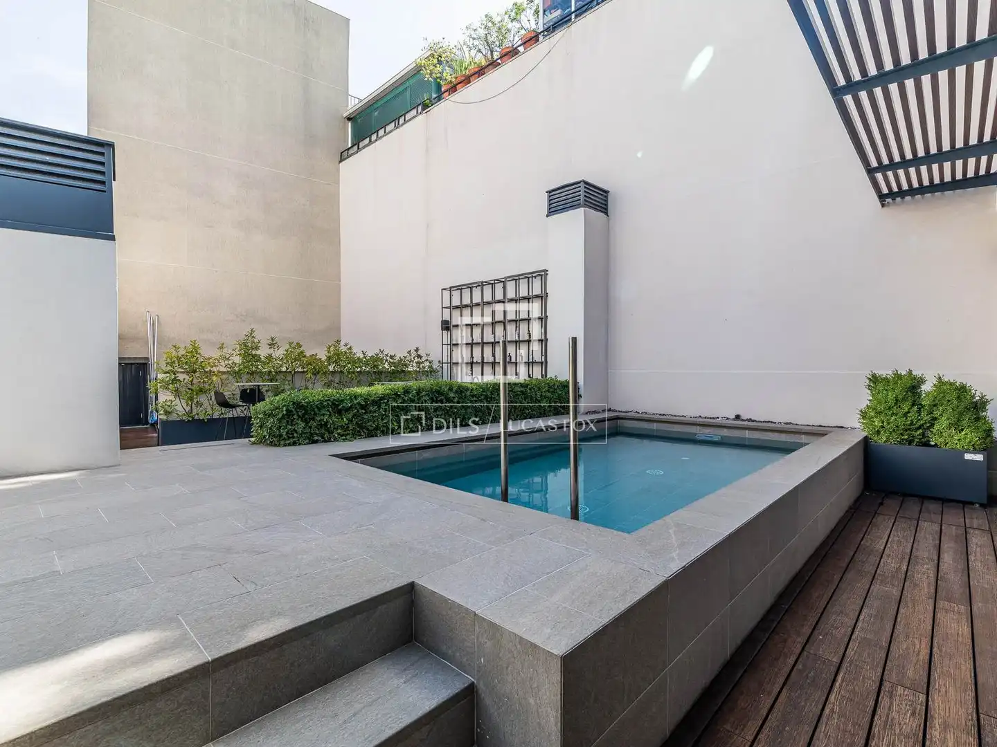 Swimming pool of Attic for sale in Madrid  with Air Conditioner, Heating and Terrace