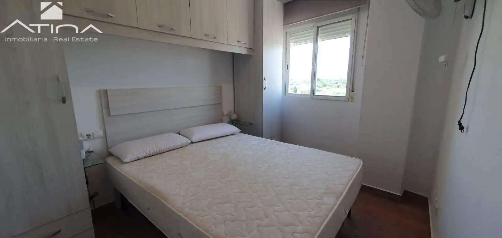 Dormitori de Apartament en venda en Guardamar de la Safor amb Aire condicionat, Terrassa i Piscina comunitària