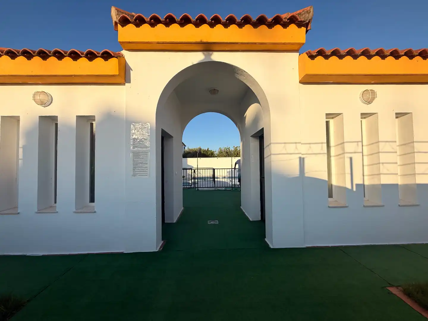 Casa adosada en venta en Carrión de los Céspedes con Terraza