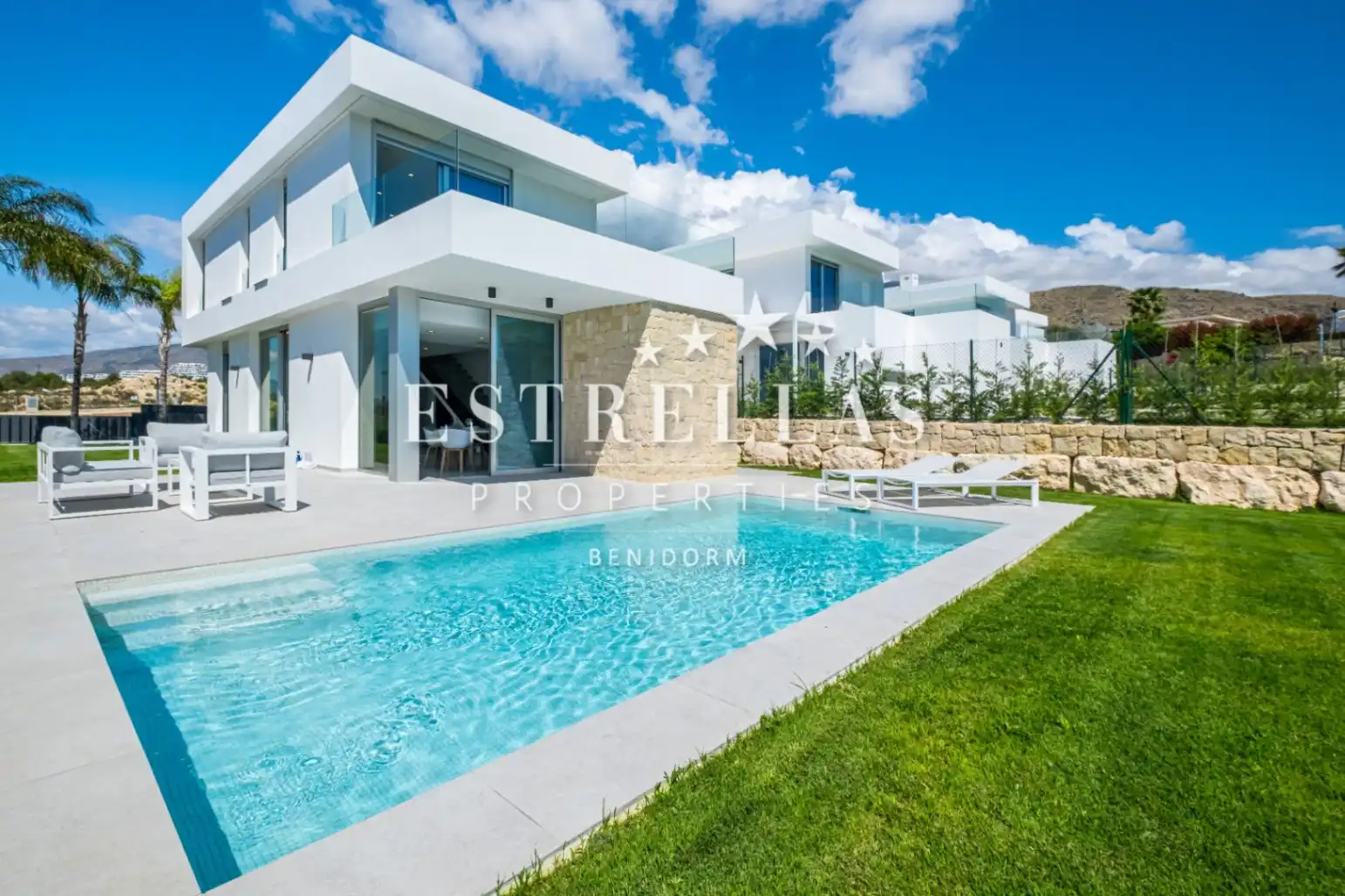 Villa mit Pool zum Verkauf in Golf Bahía, imagen 2