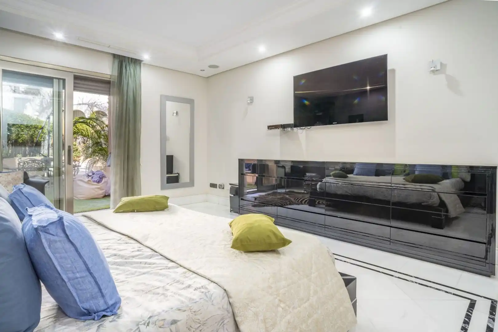 Planta baja en venta en Puerto Banús