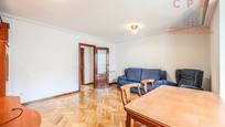 Living room of Flat to rent in  Madrid Capital  with Air Conditioner, Heating and Parquet flooring