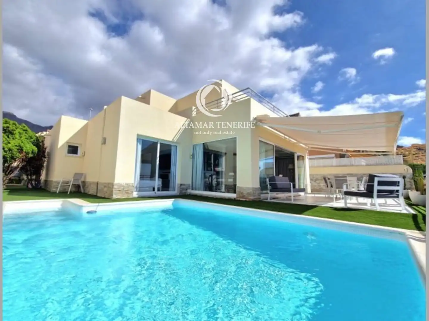 Casa con piscina en venta en Kurt Konrad Mayer