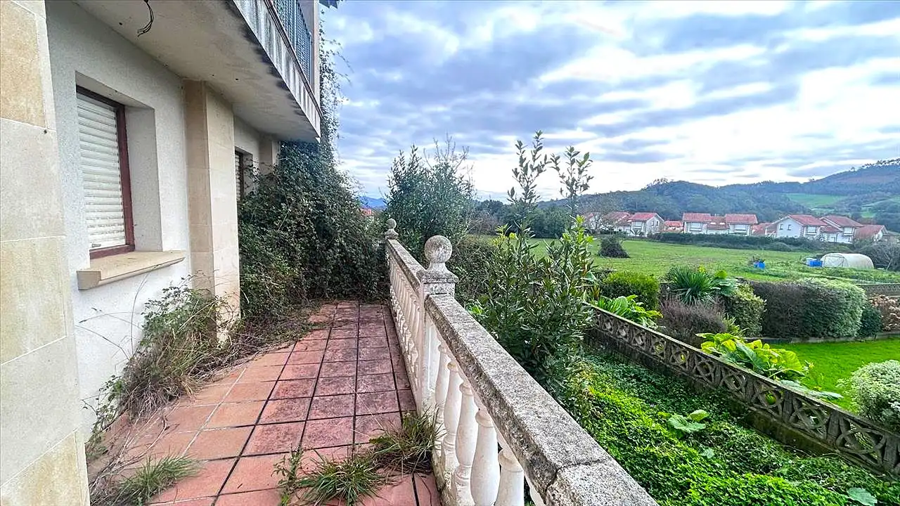 Garten von Haus oder Chalet zum Verkauf in Arnuero mit Privatgarten und Balkon