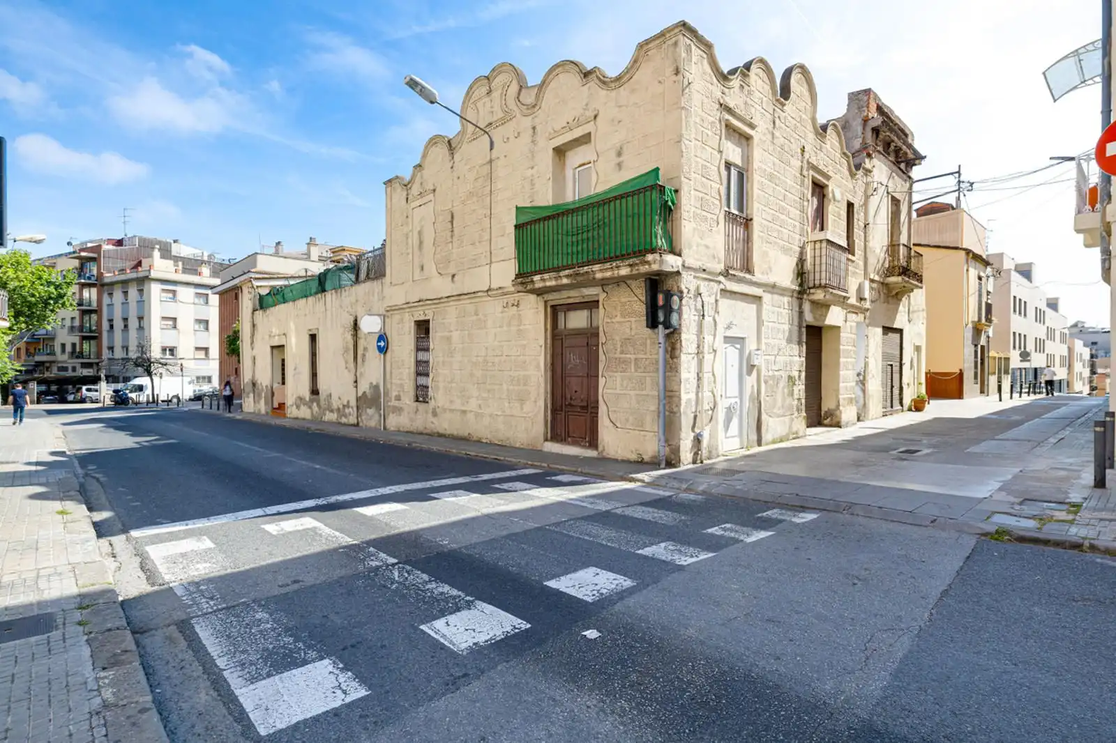 Vista exterior de Edificio en venta en Santa Coloma de Gramenet