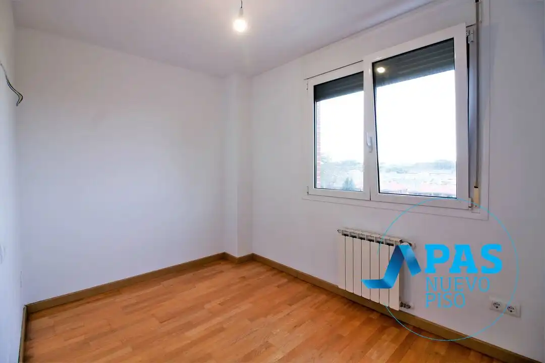 Bedroom of Flat for sale in Santander  with Heating, Private garden and Storage room