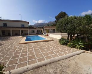 Vista exterior de Casa o xalet de lloguer en Altea amb Aire condicionat, Jardí privat i Piscina