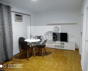 Living room of Flat to rent in  Sevilla Capital  with Air Conditioner, Terrace and Furnished