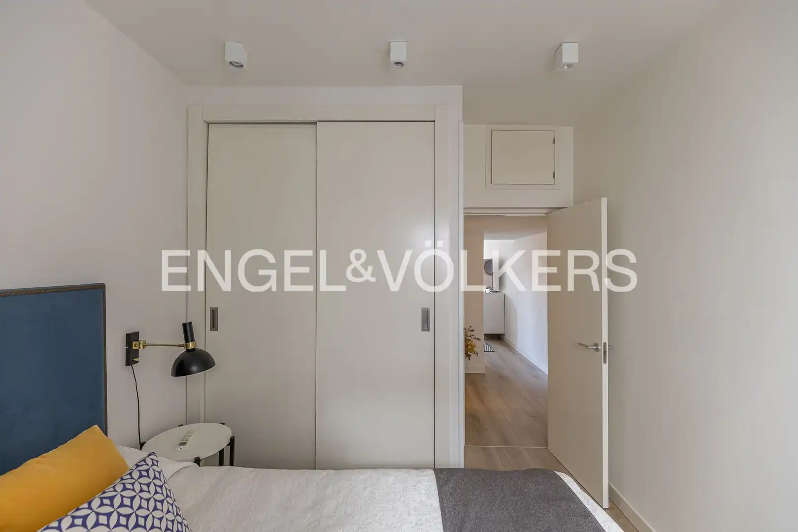 Bedroom of Flat for rent in Madrid  with Air Conditioner, Heating and Terrace