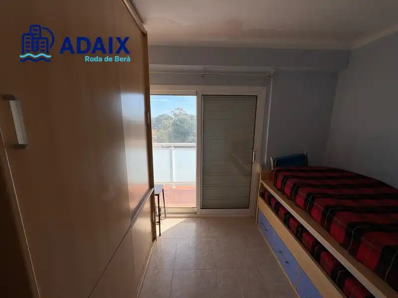 Bedroom of Flat for sale in Roda de Berà  with Oven and Balcony