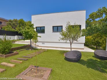 Xalet amb jardí en venda a Calle Herrerillo