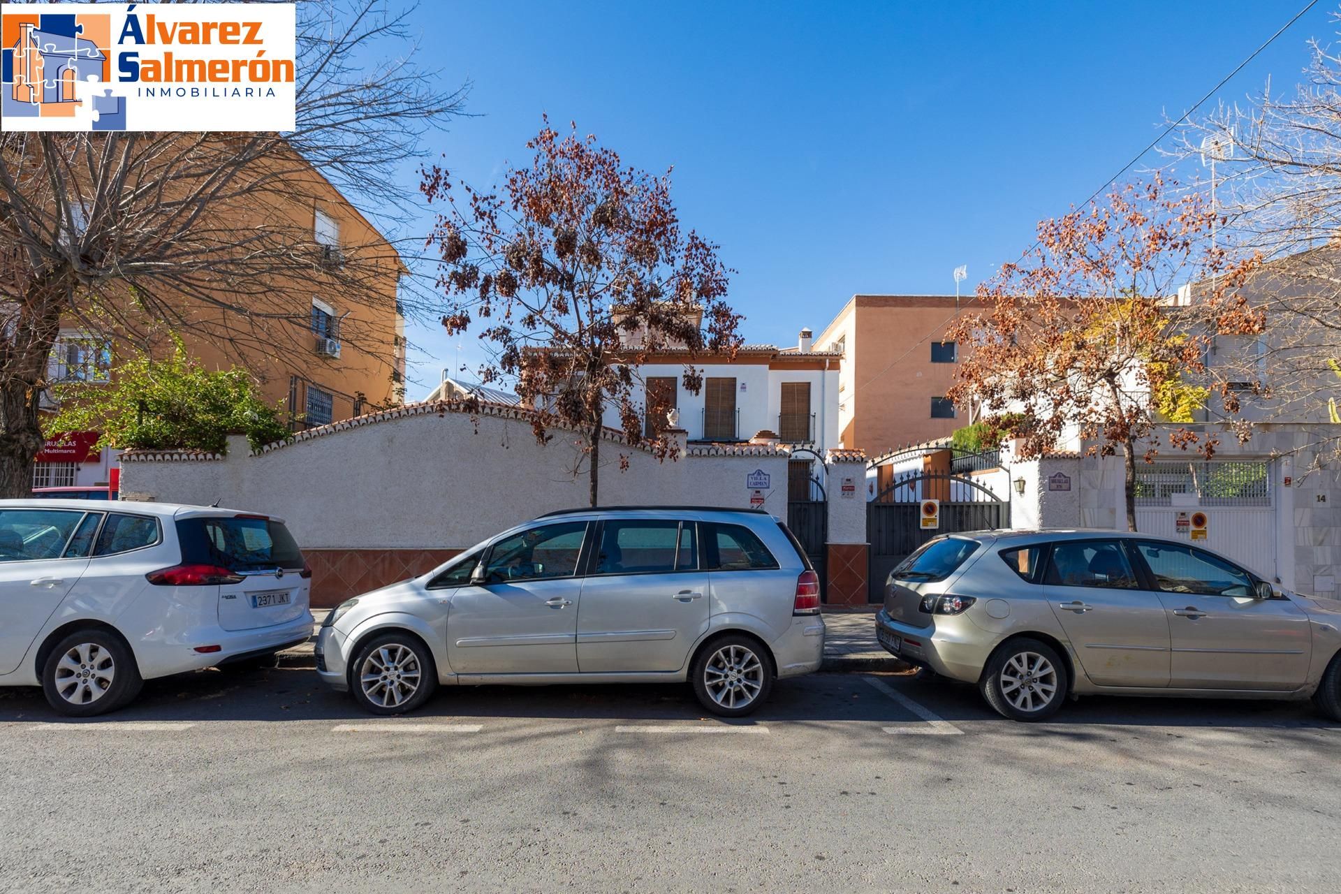 Vista exterior de Casa o xalet en venda en  Granada Capital amb Aire condicionat, Calefacció i Jardí privat