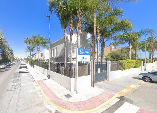 Local comercial en Venta en Av Neptuno en Platja de la Pobla de Farnals