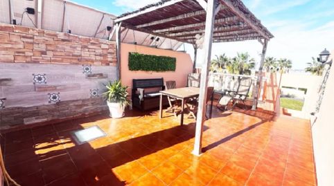 !CDATADúplex con Solárium, Vistas a la Laguna Rosa y Piscina en Torrevieja, imatge 2