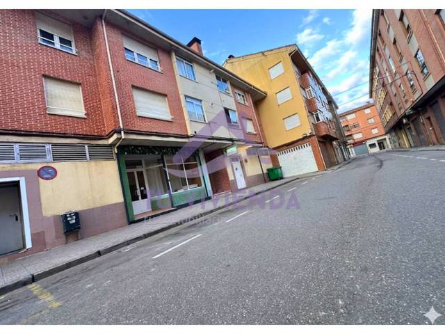 Garaje en Alquiler en Calle Valfrío en Saldaña