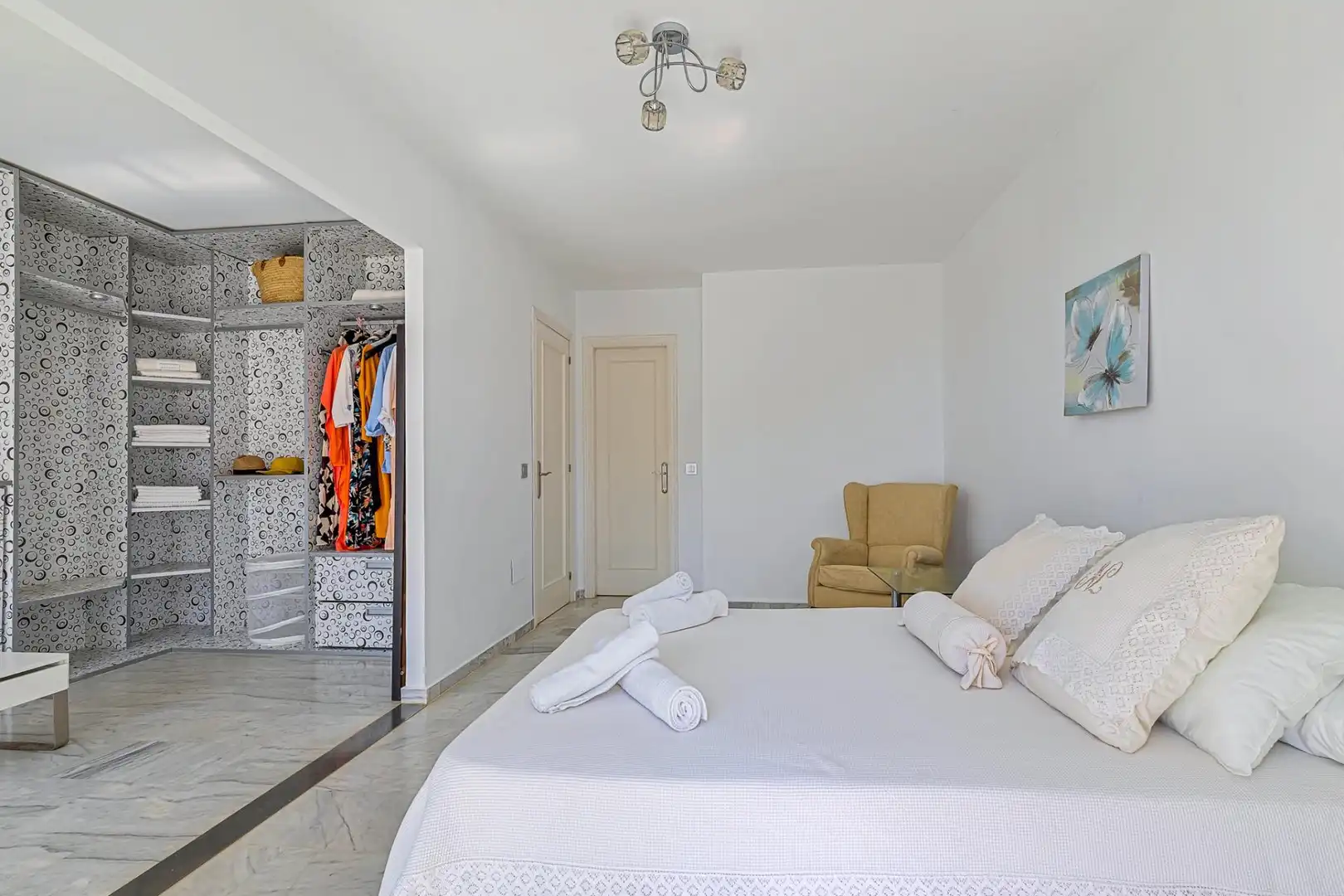Dormitori de Casa adosada en venda en Mijas amb Aire condicionat, Calefacció i Jardí privat