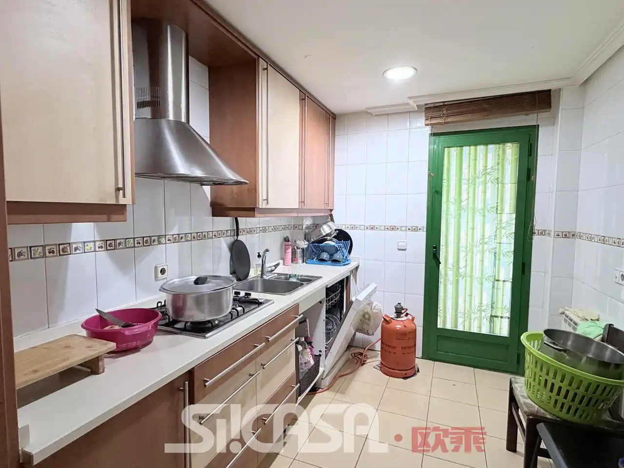 Kitchen of Flat for sale in Parla  with Air Conditioner and Storage room