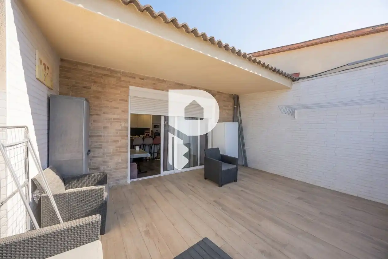 Terrassa de Casa o xalet en venda en Sant Vicenç Dels Horts amb Aire condicionat, Calefacció i Parquet