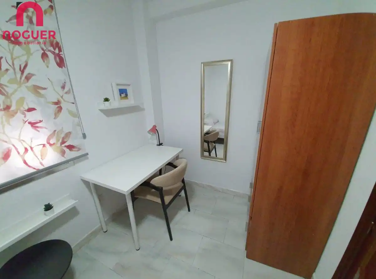 Schlafzimmer von Wohnung zum Verkauf in Córdoba mit Terrasse und Möbliert