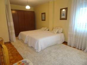 Bedroom of Flat to rent in Gijón   with Furnished and Washing machine