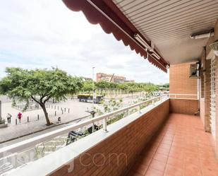 Exterior view of Flat for sale in Cornellà de Llobregat  with Air Conditioner and Terrace