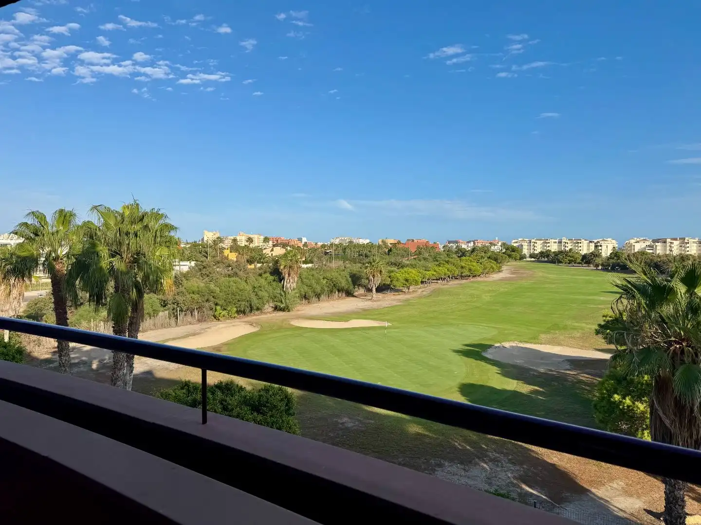 Außenansicht von Wohnung zum Verkauf in Roquetas de Mar mit Klimaanlage, Terrasse und Schwimmbad