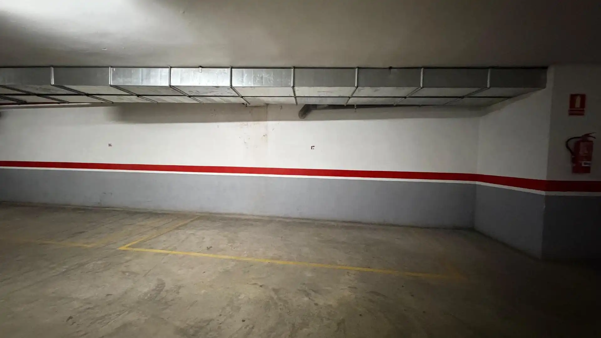 Parking of Flat for sale in Carlet  with Balcony