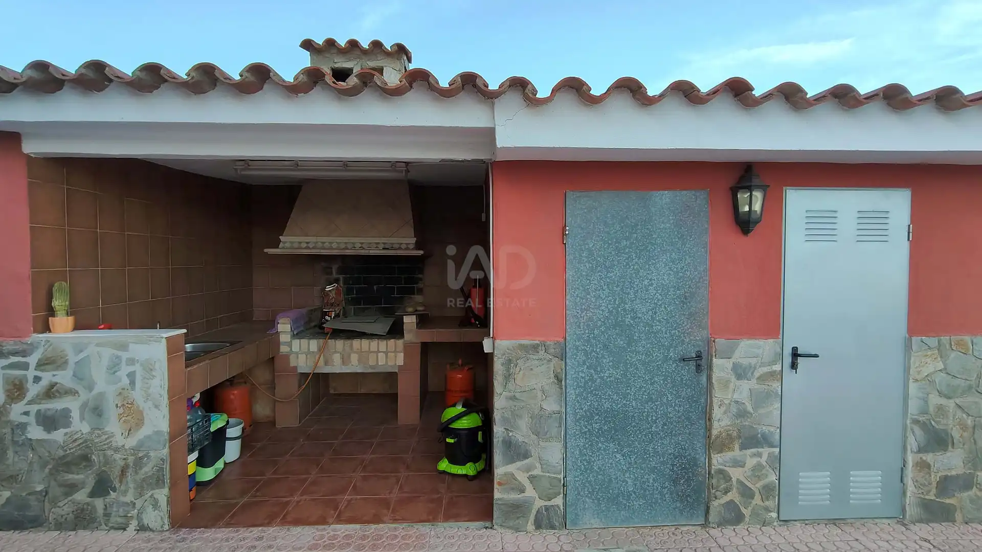 Cuina de Casa o xalet en venda en Castellón de la Plana / Castelló de la Plana amb Calefacció, Terrassa i Piscina