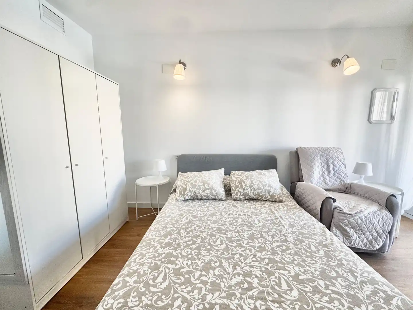 Habitación de Apartamento de alquiler en Canet d'En Berenguer con Aire acondicionado, Calefacción y Amueblado