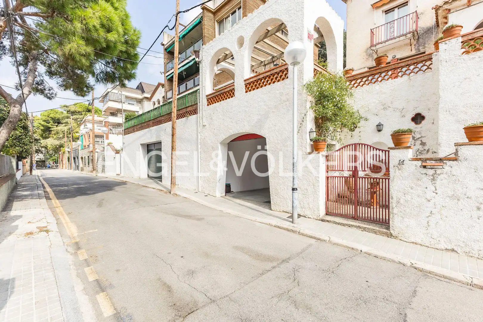 Vista exterior de Casa o chalet en venta en Barcelona con Calefacción, Jardín privado y Terraza