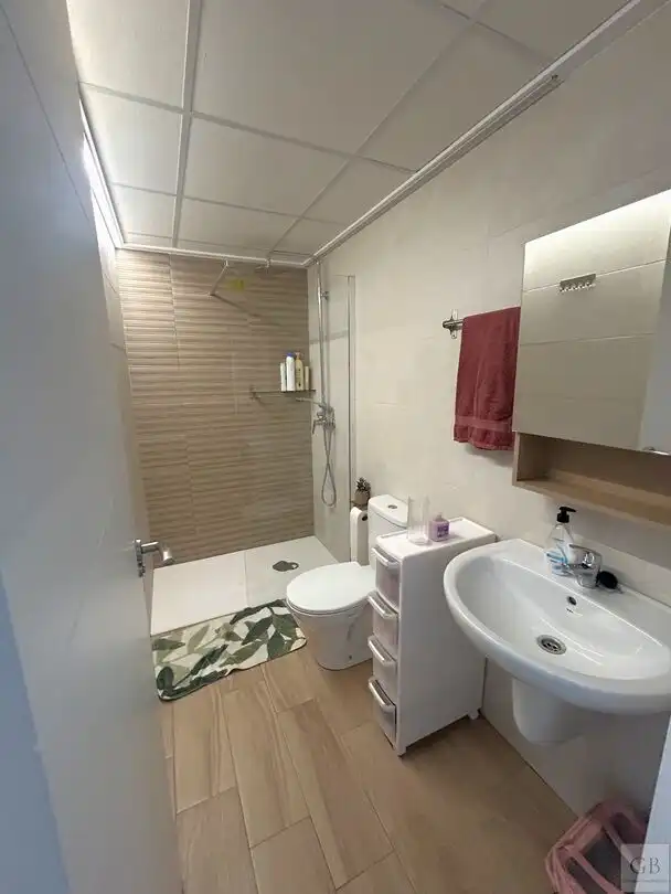 Baño de Casa adosada de alquiler en Santa Pola con Aire acondicionado, Calefacción y Piscina