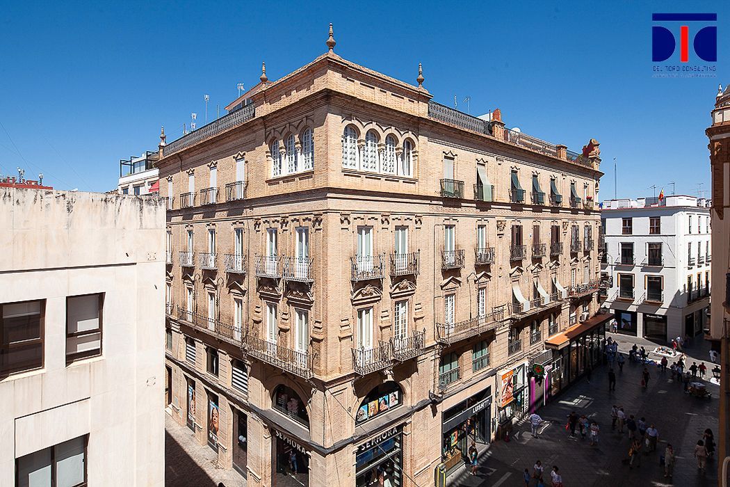 Exterior view of Office for sale in  Sevilla Capital  with Air Conditioner, Terrace and Storage room