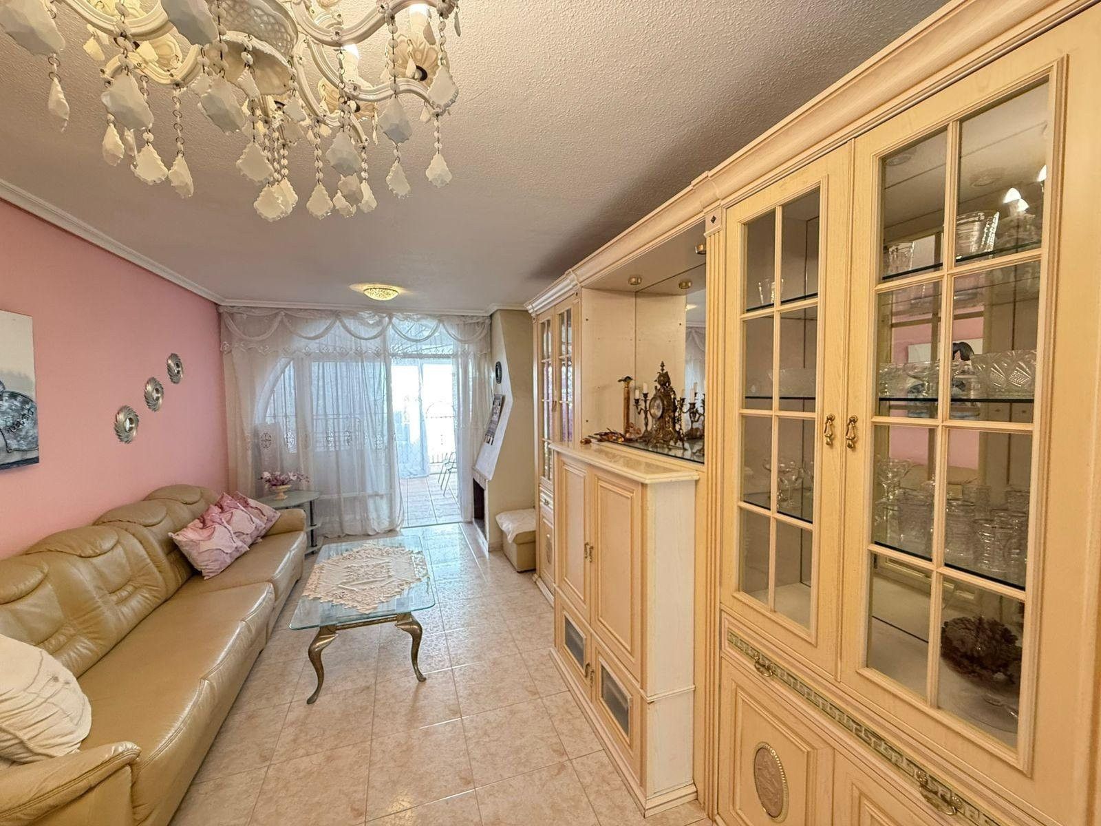 Sala d'estar de Finca rústica en venda en Torrevieja amb Aire condicionat, Jardí privat i Terrassa