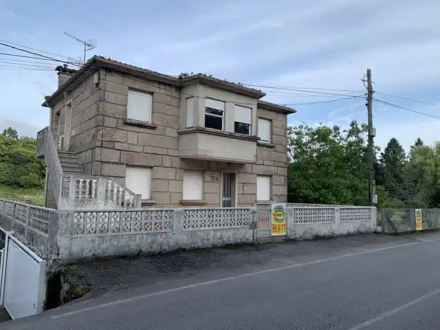 Vista exterior de Casa o chalet en venta en Pontevedra Capital  con Calefacción, Jardín privado y Trastero
