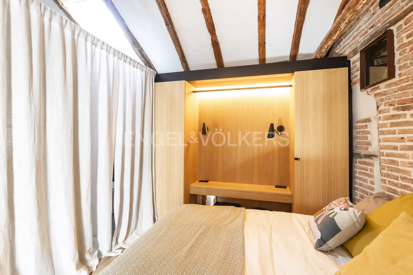 Schlafzimmer von Wohnung zur Miete in Madrid mit Klimaanlage, Heizung und Möbliert