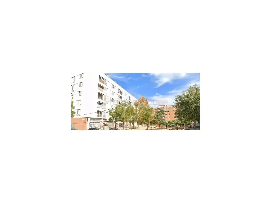 Flat with lift for sale in Calle Riu Montsant, imagen 2