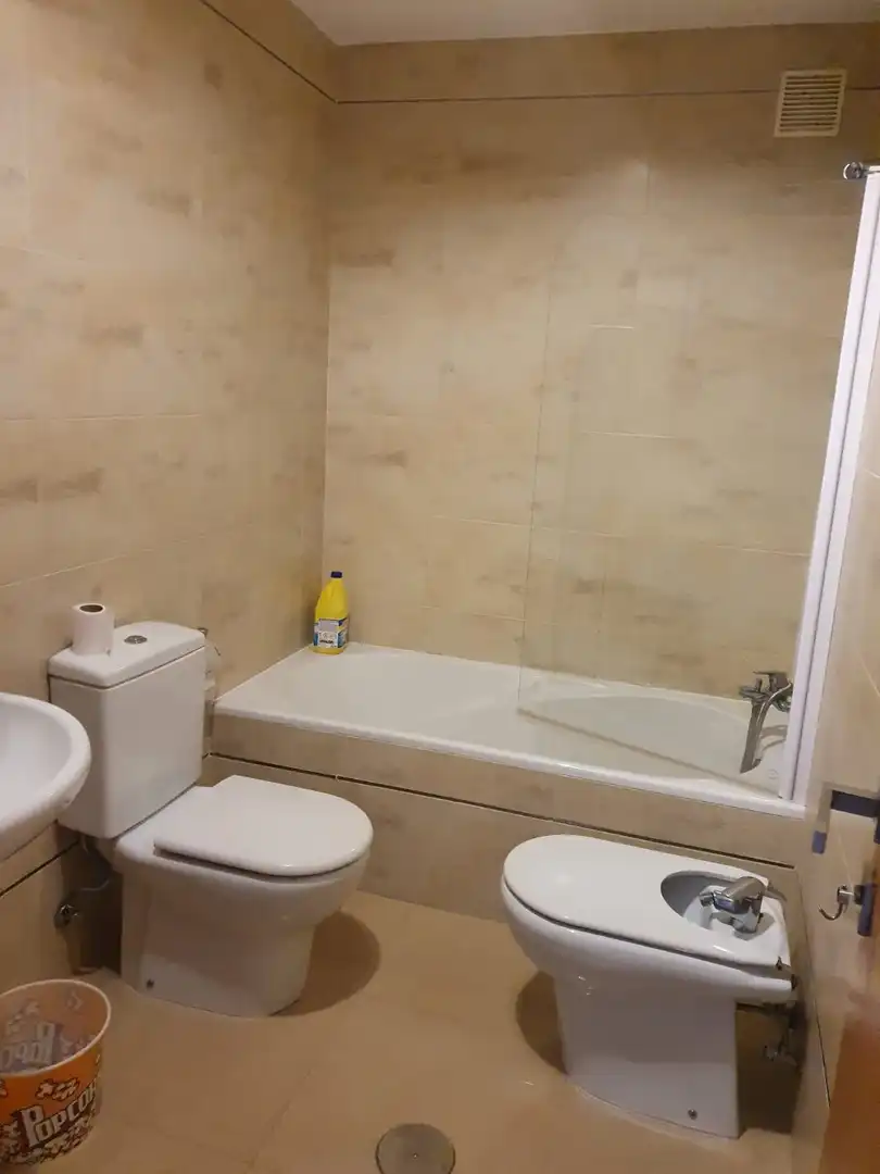 Baño de Piso de alquiler en Roquetas de Mar con Aire acondicionado, Calefacción y Terraza