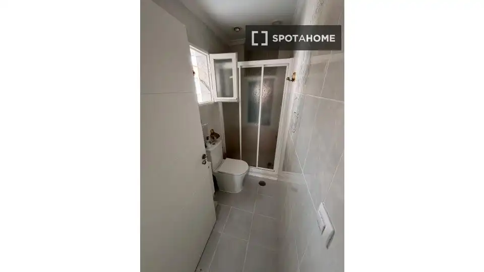 Baño de Piso para compartir en Cartagena con Aire acondicionado, Calefacción y Amueblado