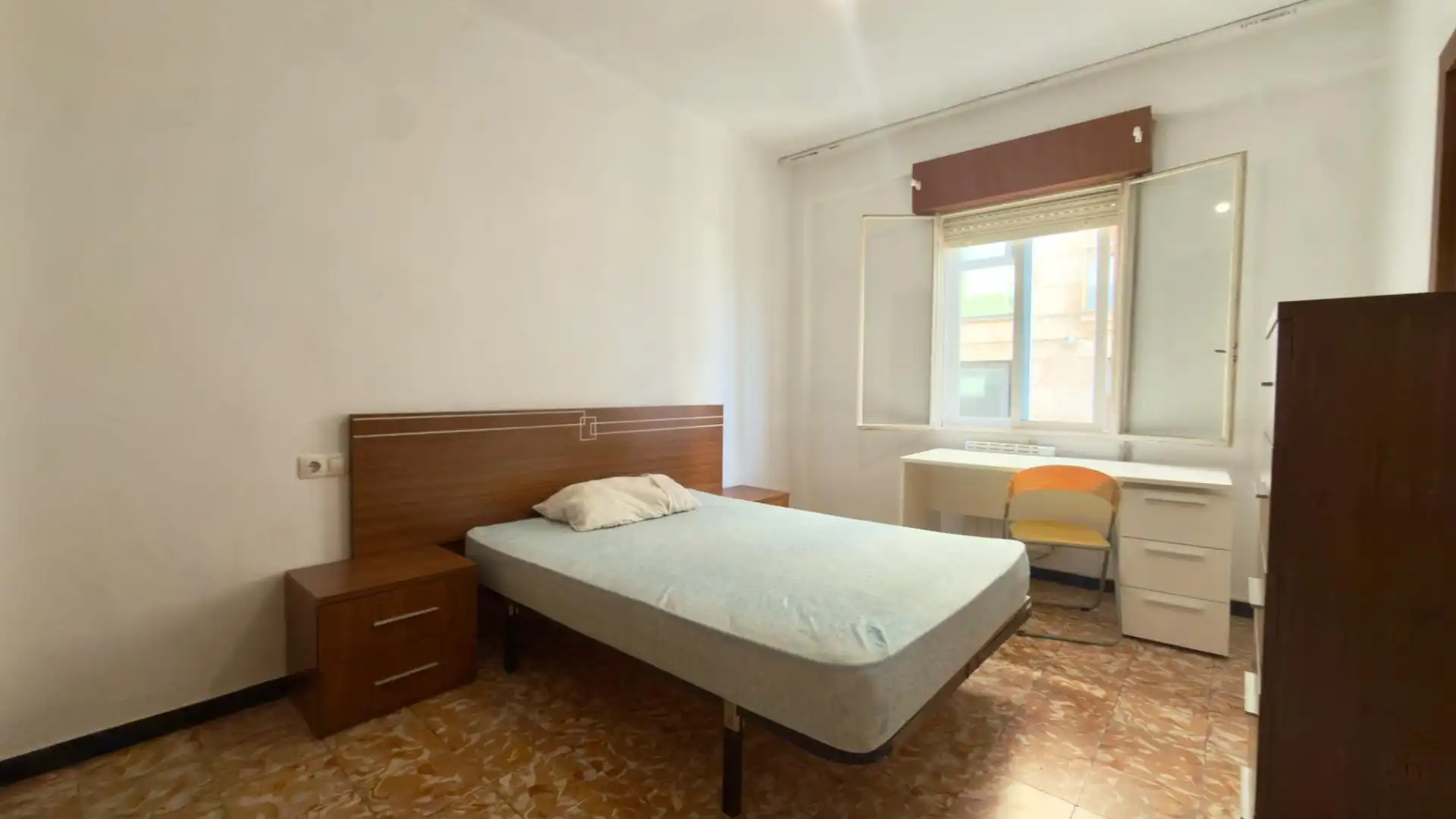 Bedroom of Flat for rent in Universidad