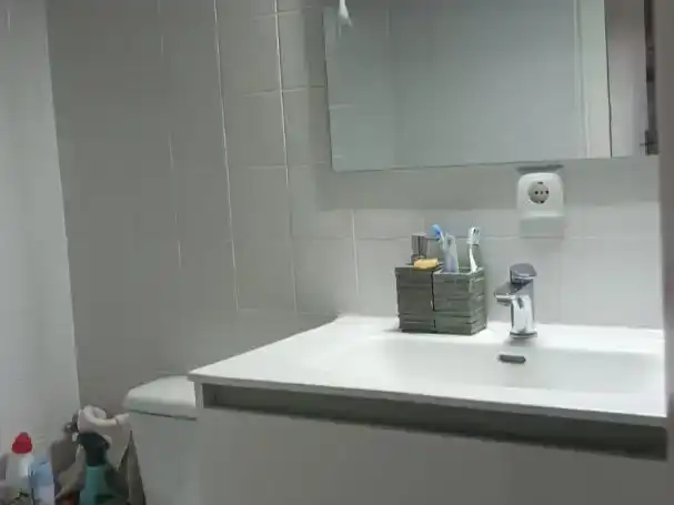 Badezimmer von Wohnung zur Miete in Barcelona mit Privatgarten, Parkett und Möbliert