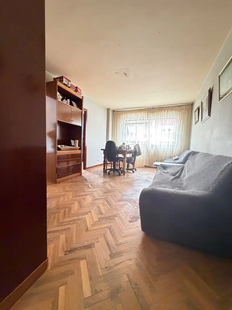 Sala d'estar de Pis en venda en A Laracha   amb Calefacció, Traster i Moblat