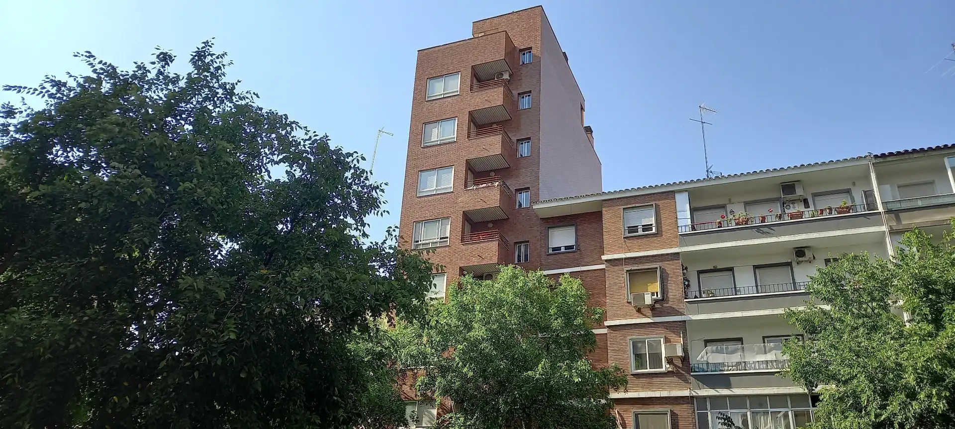 Vista exterior de Edificio en venta en Zaragoza