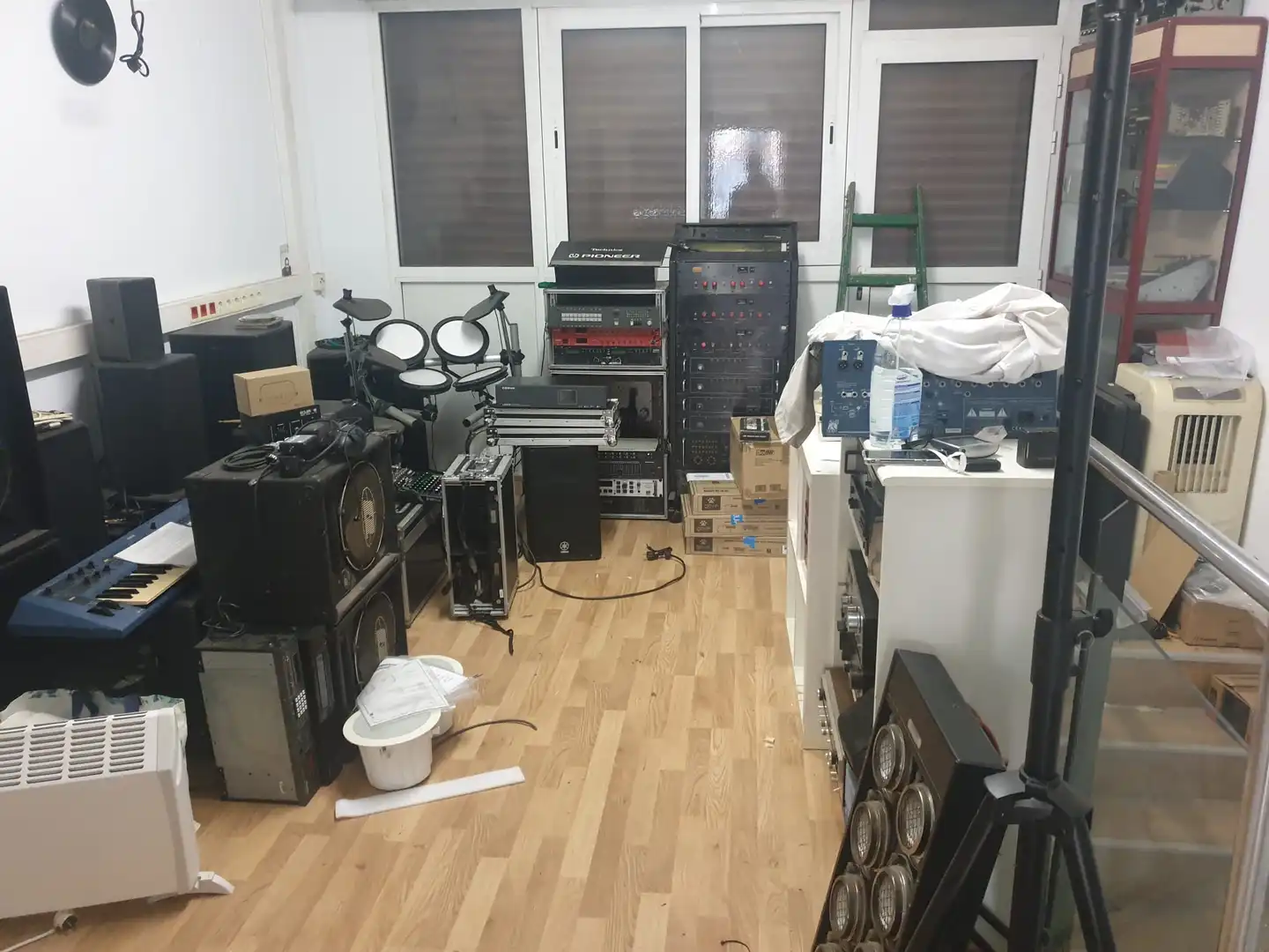 Local en venta en Sant Boi de Llobregat