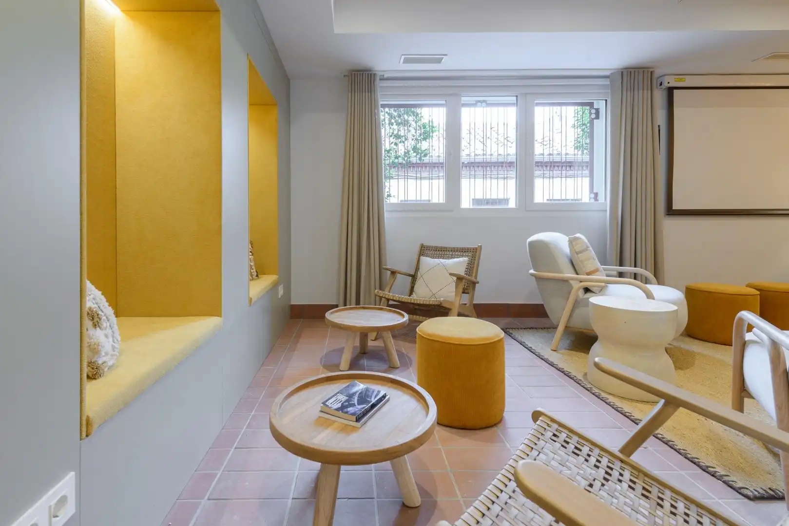 Living room of Study for rent in Madrid  with Air Conditioner, Heating and Furnished
