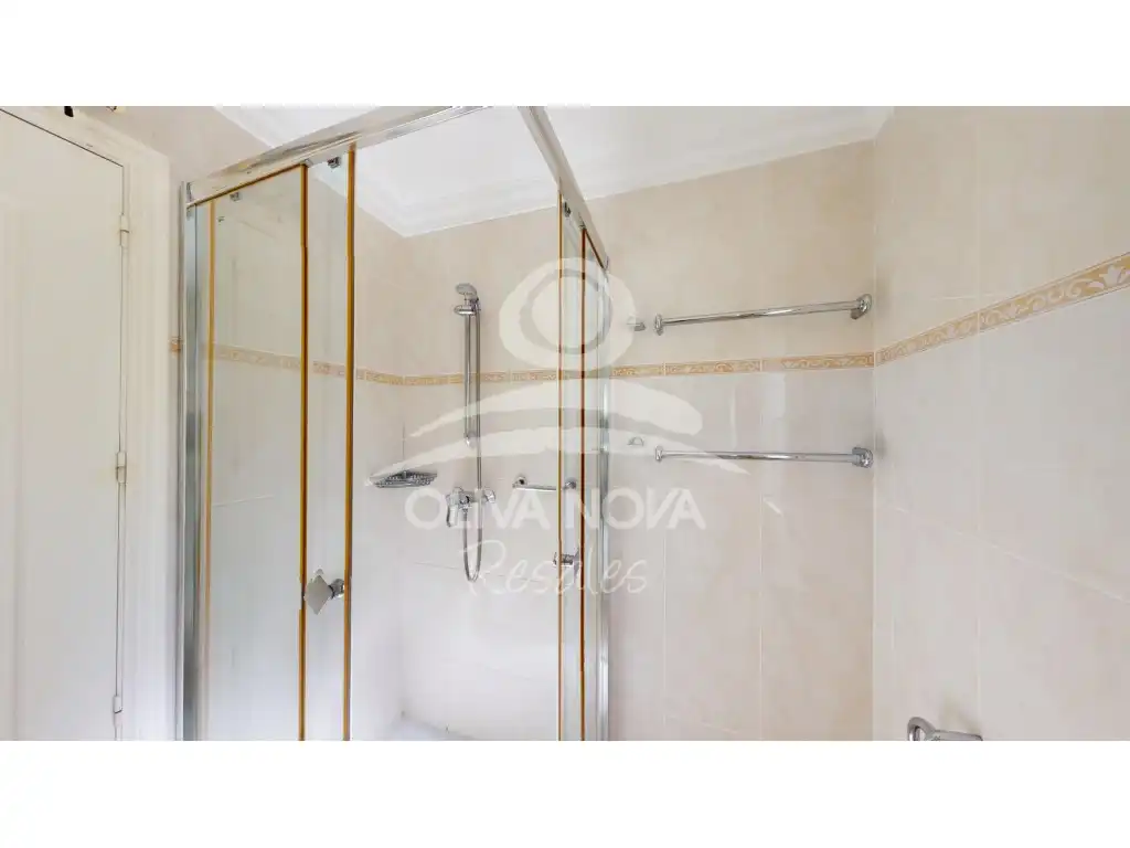 Casa amb piscina en venda a Calle Brueghell, imagen 34