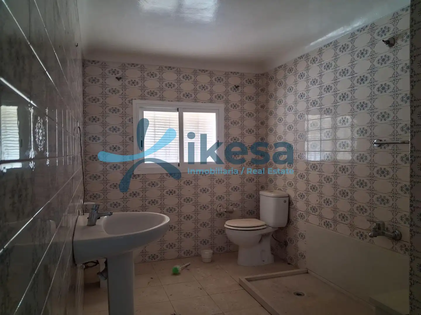 Bathroom of Detached homes for sale in La Roda de Andalucía