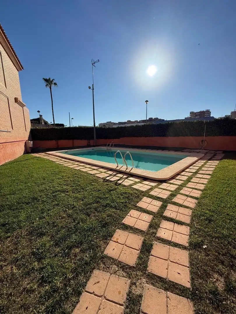Piscina de Casa adosada en venda en Sant Joan d'Alacant